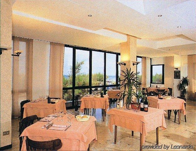 Ambassador 3*